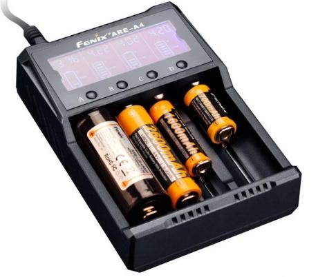 Зарядное устройство Fenix ARE-A4 с LCD фото